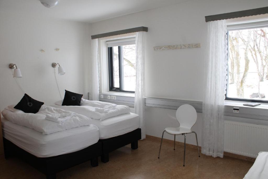 Skjaldarvik Guesthouse Akureyri Room photo