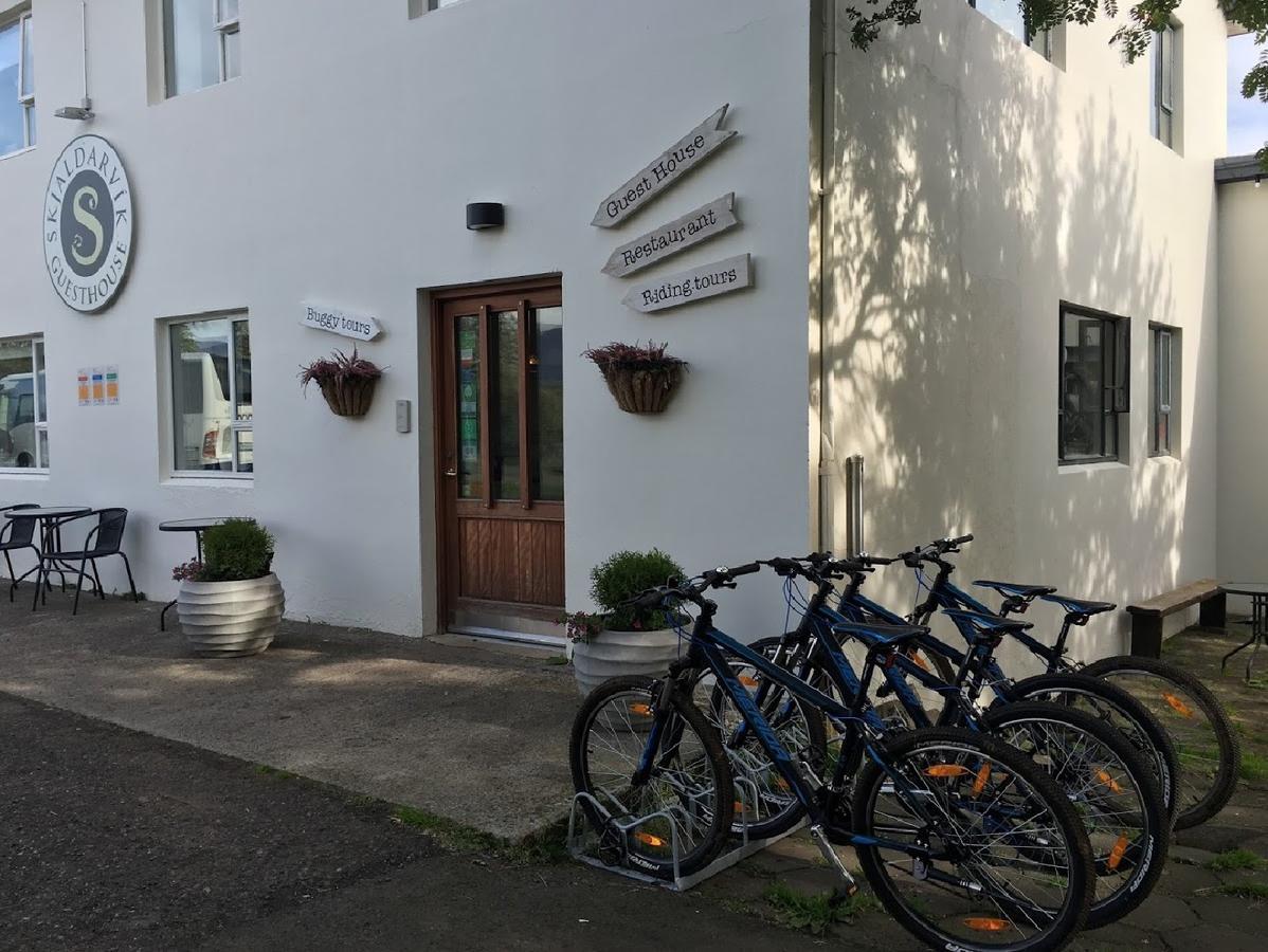 Skjaldarvik Guesthouse Akureyri Exterior photo